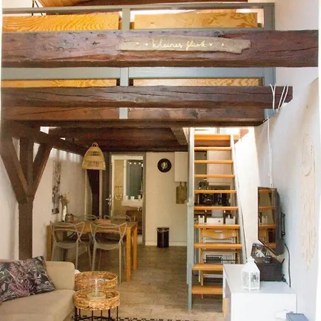 Kleines Glueck Auf Den Hoefen 5 *