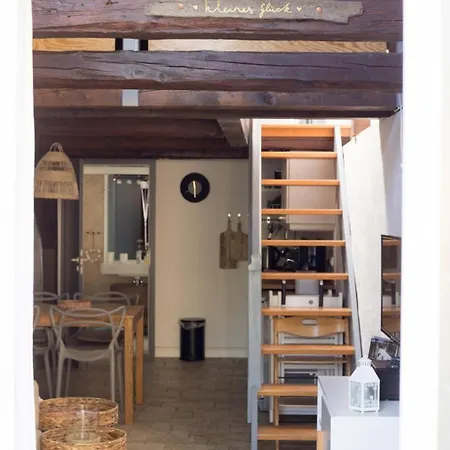 Kleines Glueck Auf Den Hoefen 5